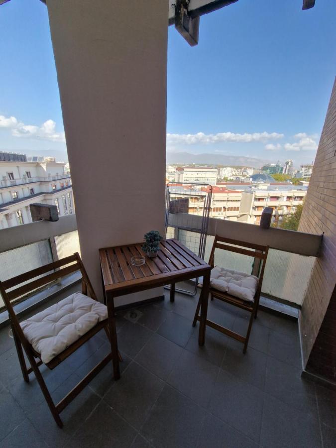 Heart Of The City - 75Sqm Suite Skopje Buitenkant foto