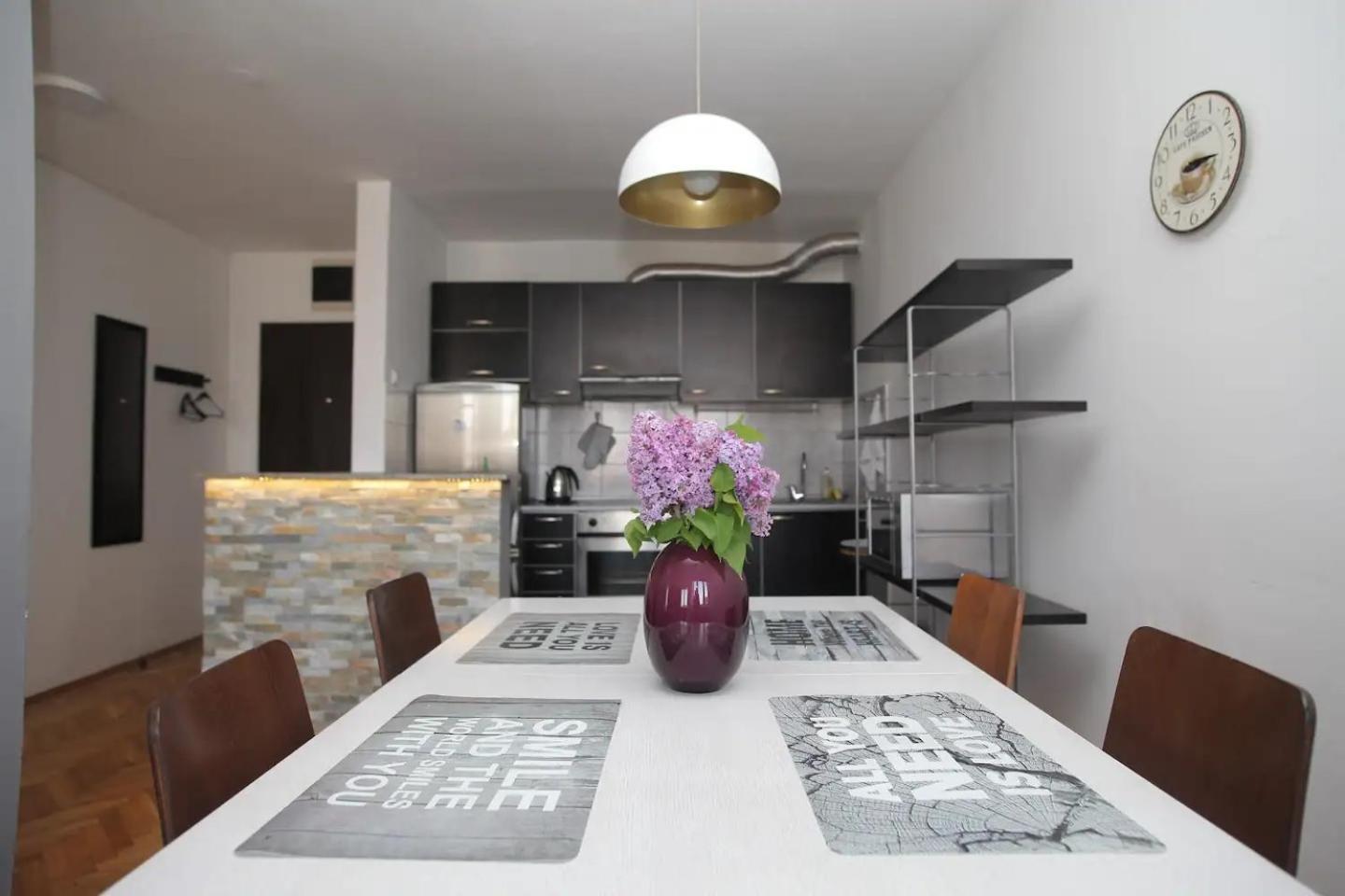 Heart Of The City - 75Sqm Suite Skopje Buitenkant foto